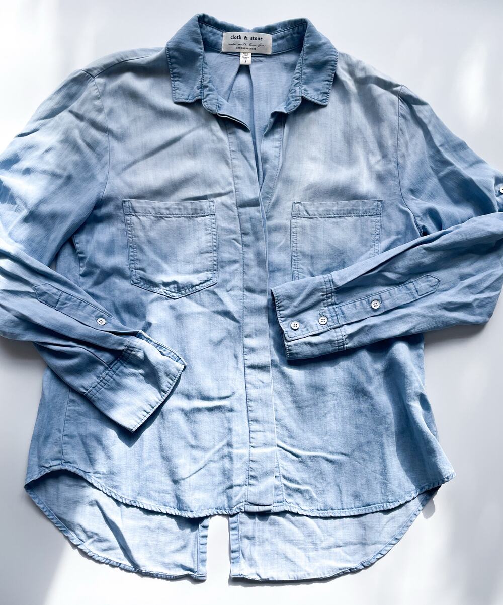 Women's Cloth & Stone Anthropologie Denim Chambray Long Sleeve Flowy Top Size S